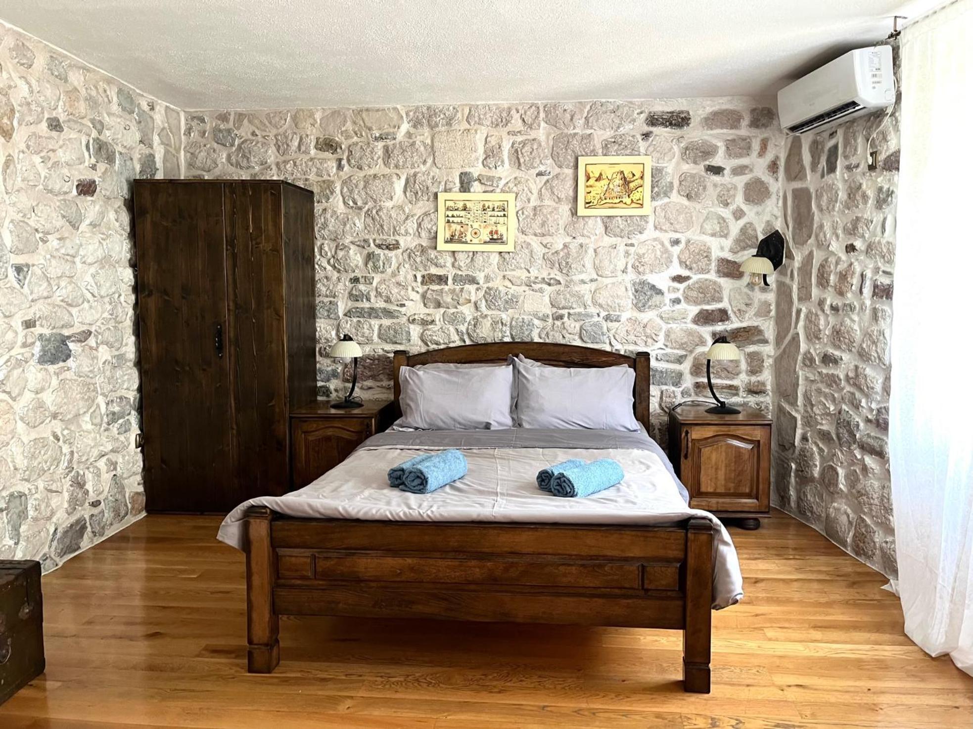 Una Apartments Kotor Exterior photo