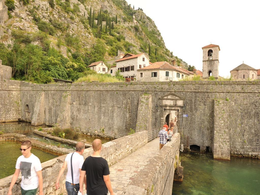 Una Apartments Kotor Exterior photo
